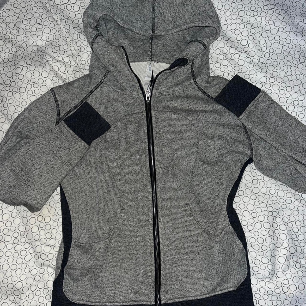 Lululemon Size 8 Scuba Hoodie